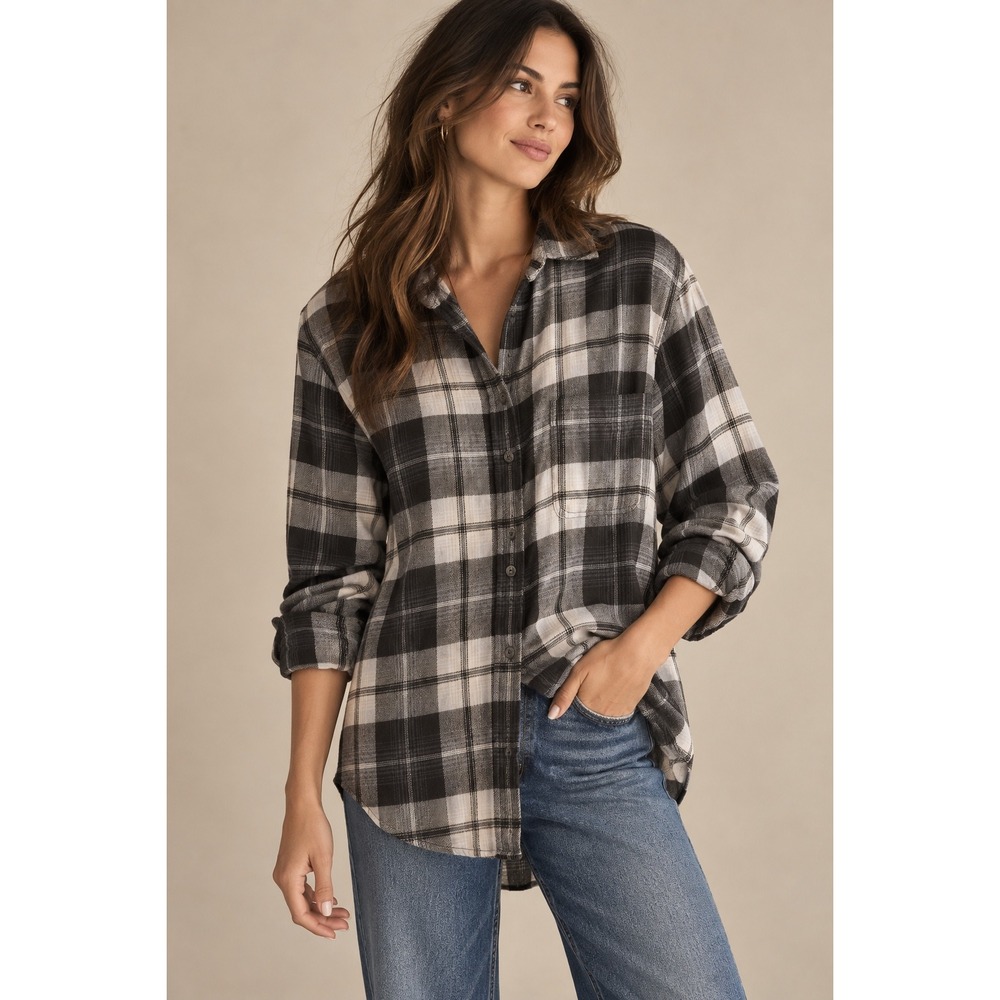American Eagle Boyfriend Fit Plaid Flannel Shirt Black White Grey Medium